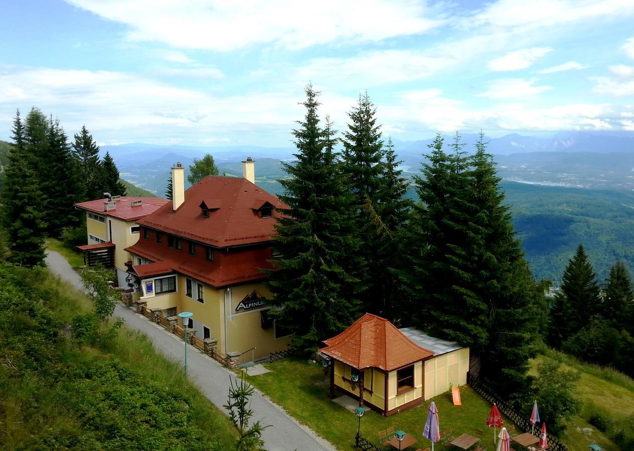 Hotel Alpinum Treffen Exterior photo
